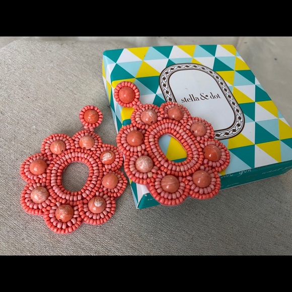 Stella & Dot Rose Statement Earrings - Picture 1 of 4